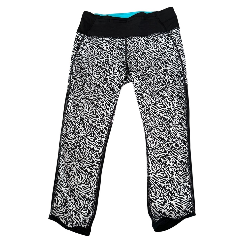 Lululemon Capri Leggings Womens Size 6 Black White Stretchy Pants